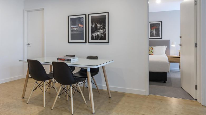 <b>Oaks Melbourne Southbank Suites Room</b>. Images powered by <a href="https://iceportal.shijigroup.com/" title="IcePortal" target="_blank">IcePortal</a>.