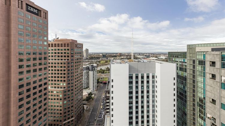 Oaks Melbourne Southbank Suites Room