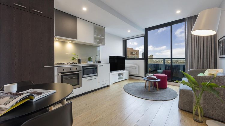 Oaks Melbourne Southbank Suites Room