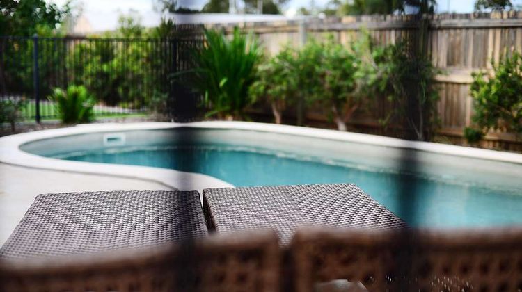 Oaks Middlemount Suites Pool