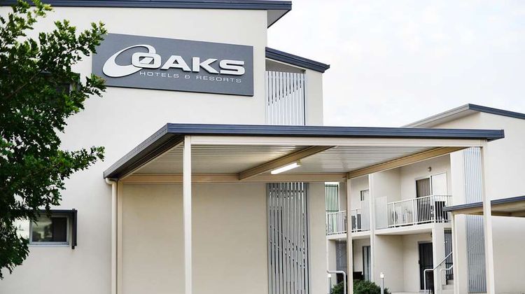 Oaks Middlemount Suites Exterior