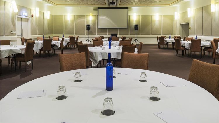 Oaks Port Douglas Resort Meeting