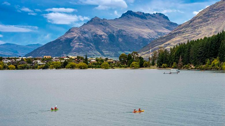 <b>Oaks Queenstown Club Suites Exterior</b>. Images powered by <a href="https://iceportal.shijigroup.com/" title="IcePortal" target="_blank">IcePortal</a>.
