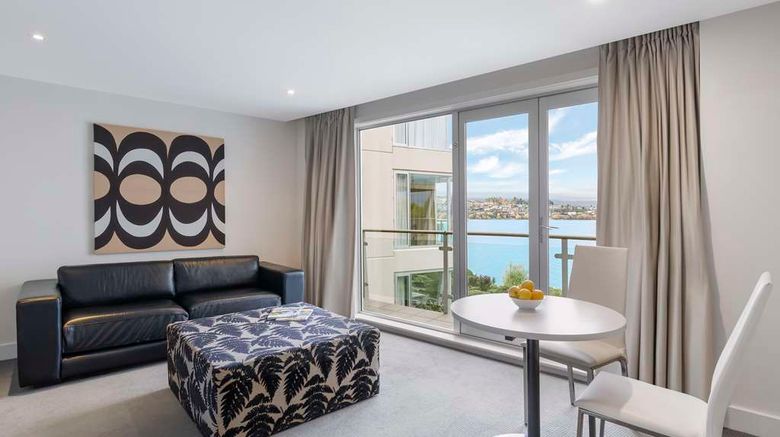 <b>Oaks Queenstown Club Suites Room</b>. Images powered by <a href="https://iceportal.shijigroup.com/" title="IcePortal" target="_blank">IcePortal</a>.