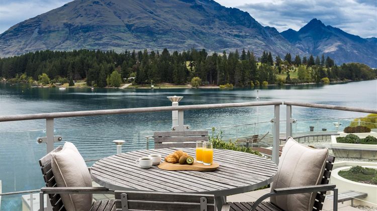 Oaks Queenstown Club Suites Room