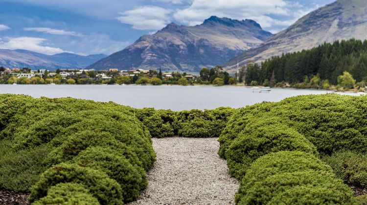 Oaks Queenstown Club Suites Exterior