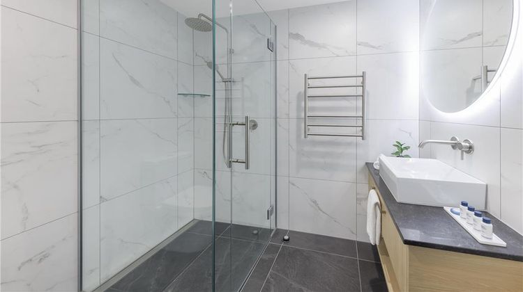 Oaks Queenstown Shores Resort Room