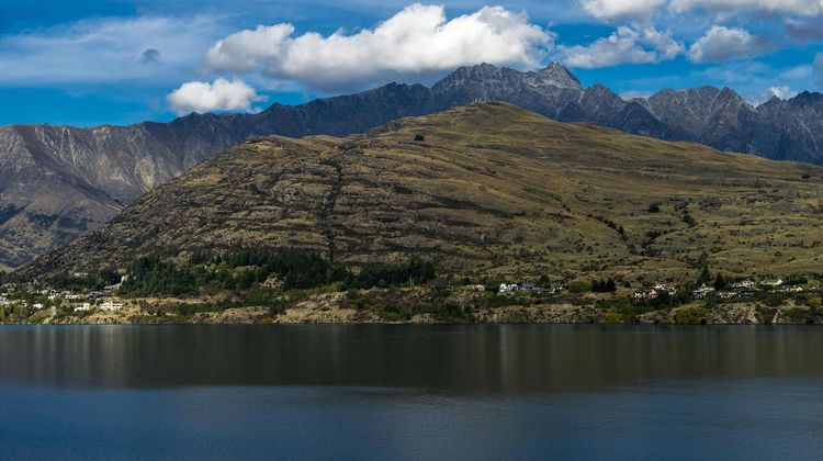 Oaks Queenstown Shores Resort Exterior