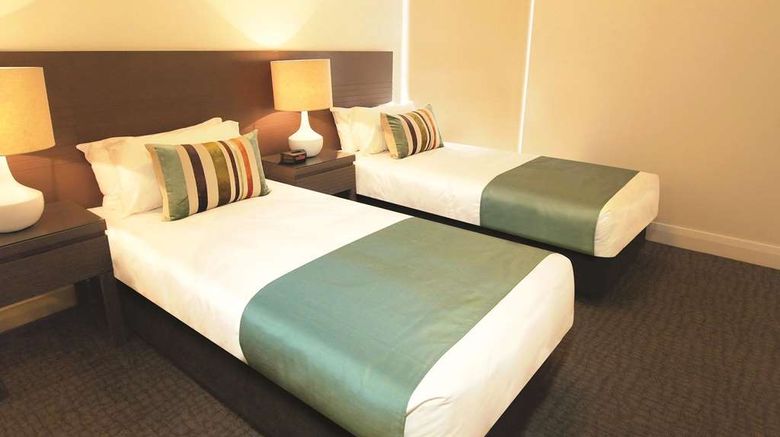 <b>Oaks Redcliffe Mon Komo Suites Suite</b>. Images powered by <a href="https://iceportal.shijigroup.com/" title="IcePortal" target="_blank">IcePortal</a>.