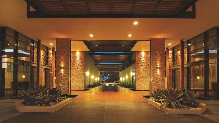 Oaks Redcliffe Mon Komo Suites Exterior