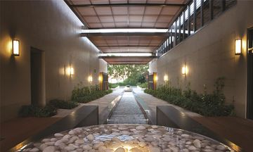 Oaks Redcliffe Mon Komo Suites