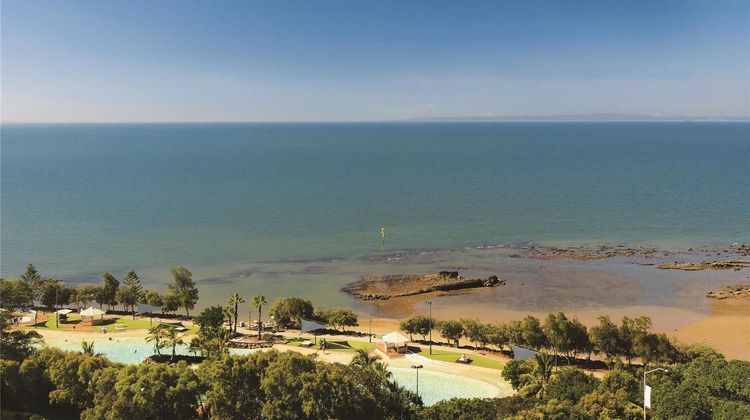 Oaks Redcliffe Mon Komo Suites Room