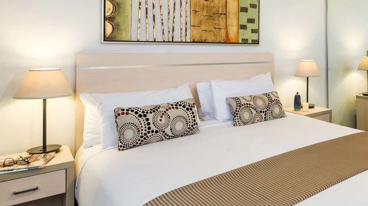 Oaks Sydney Castlereagh Suites Room