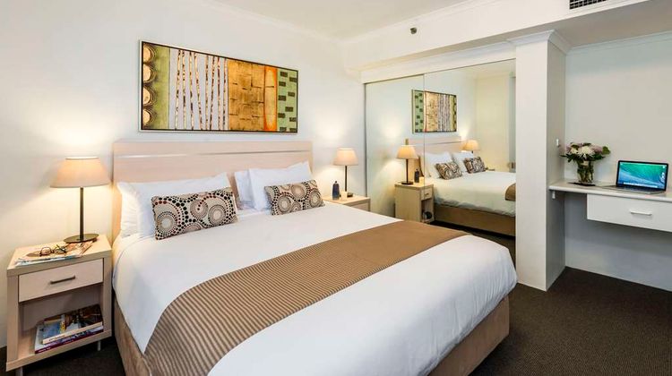 Oaks Sydney Castlereagh Suites Room