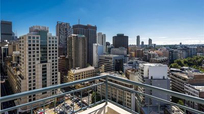Oaks Sydney Castlereagh Suites