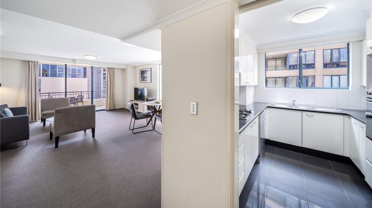 Oaks Sydney Castlereagh Suites Room