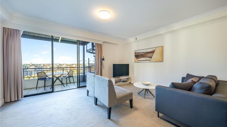 Oaks Sydney Castlereagh Suites Room