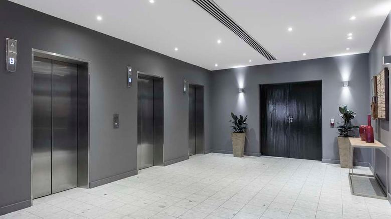 <b>Oaks Sydney Goldsbrough Suites Lobby</b>. Images powered by <a href="https://iceportal.shijigroup.com/" title="IcePortal" target="_blank">IcePortal</a>.