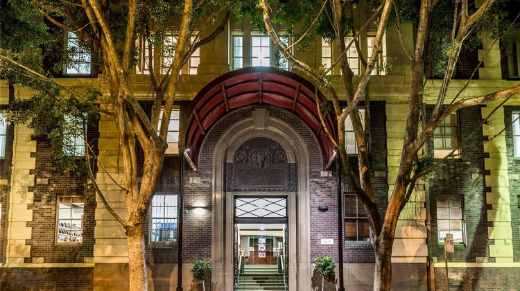 Oaks Sydney Goldsbrough Suites Exterior