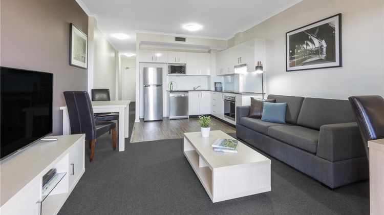 Oaks Sydney Goldsbrough Suites Suite