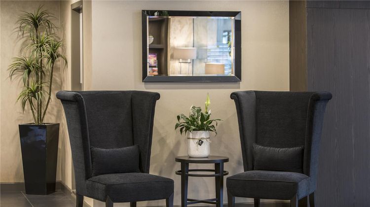 Oaks Sydney Hyde Park Suites Lobby