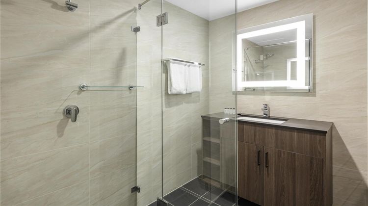 Oaks Sydney North Ryde Suites Room