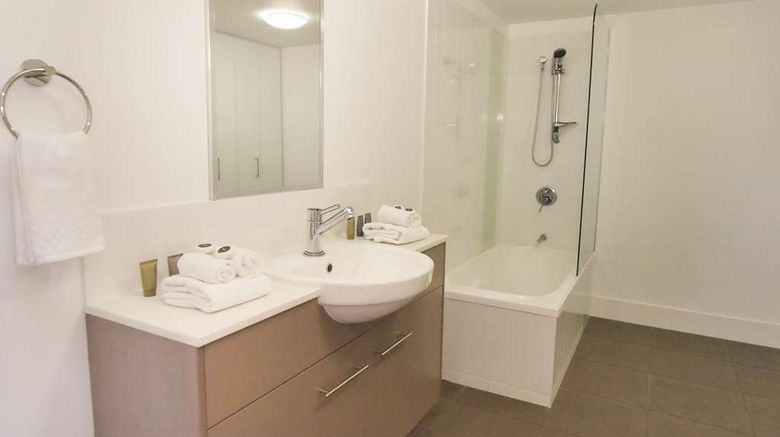<b>Oaks Townsville Gateway Suites Room</b>. Images powered by <a href="https://iceportal.shijigroup.com/" title="IcePortal" target="_blank">IcePortal</a>.