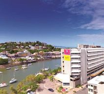 Oaks Townsville Gateway Suites Exterior
