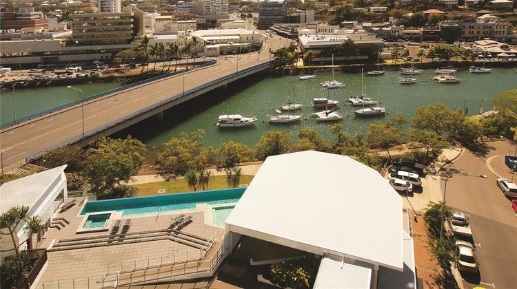 Oaks Townsville Gateway Suites Exterior