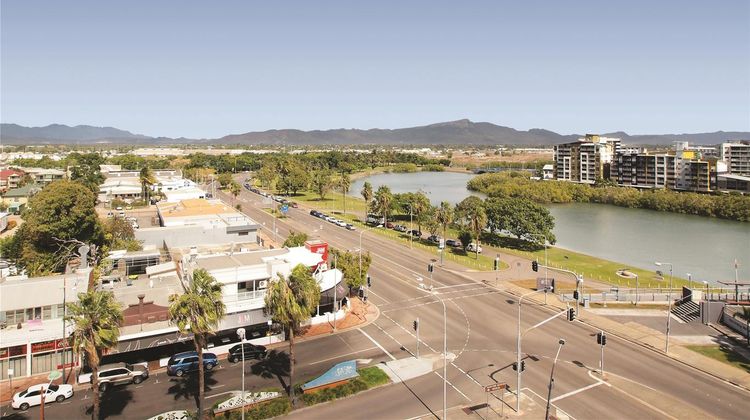 Oaks Townsville Gateway Suites Room