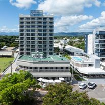Oaks Townsville Metropole Hotel