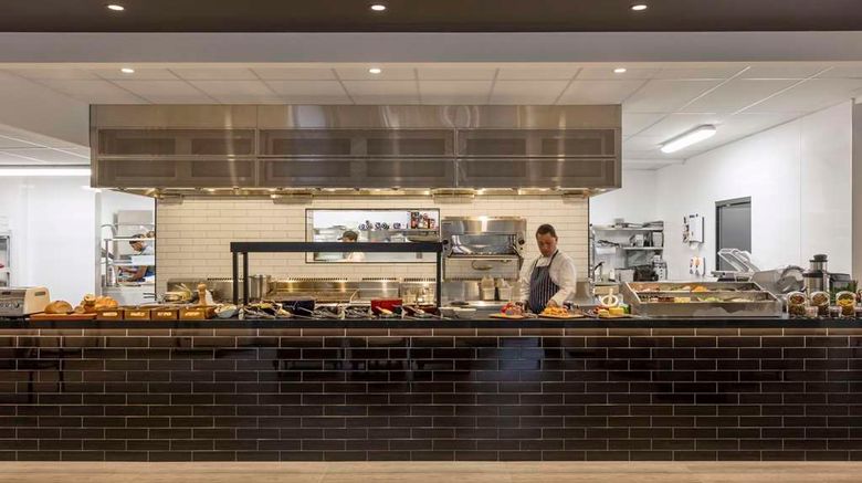 <b>Oaks Wellington Hotel Restaurant</b>. Images powered by <a href="https://iceportal.shijigroup.com/" title="IcePortal" target="_blank">IcePortal</a>.