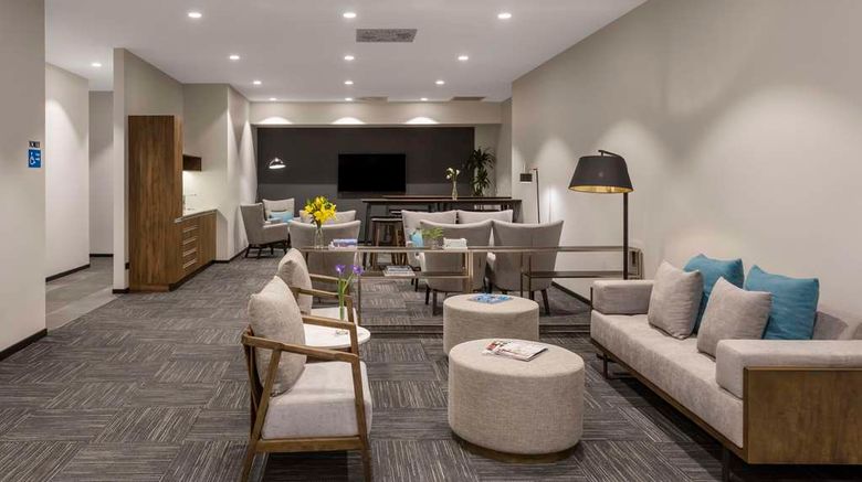 <b>Oaks Wellington Hotel Lobby</b>. Images powered by <a href="https://iceportal.shijigroup.com/" title="IcePortal" target="_blank">IcePortal</a>.