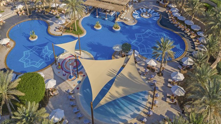 Qasr Al Sarab Desert Resort by Anantara Pool
