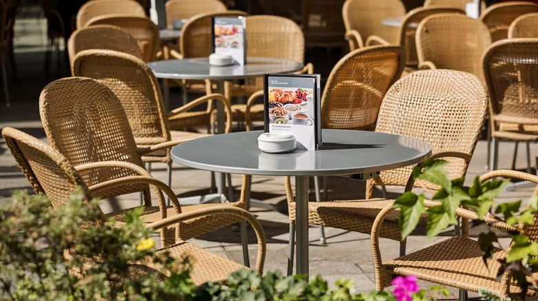 <b>Hotel Schillerpark, Radisson Individuals Restaurant</b>. Images powered by <a href="https://iceportal.shijigroup.com/" title="IcePortal" target="_blank">IcePortal</a>.