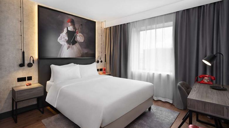 <b>Radisson Red London Gatwick Airport Room</b>. Images powered by <a href="https://iceportal.shijigroup.com/" title="IcePortal" target="_blank">IcePortal</a>.