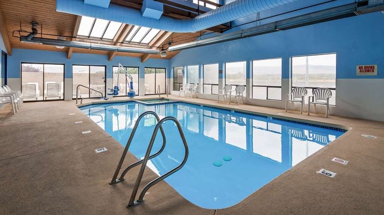 <b>SureStay Hotel by Best Western Pool</b>. Images powered by <a href="https://iceportal.shijigroup.com/" title="IcePortal" target="_blank">IcePortal</a>.