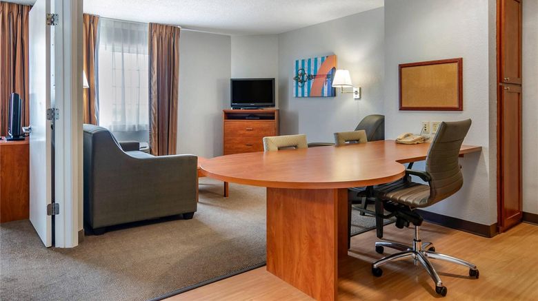 <b>MainStay Suites Emporia Suite</b>. Images powered by <a href="https://iceportal.shijigroup.com/" title="IcePortal" target="_blank">IcePortal</a>.