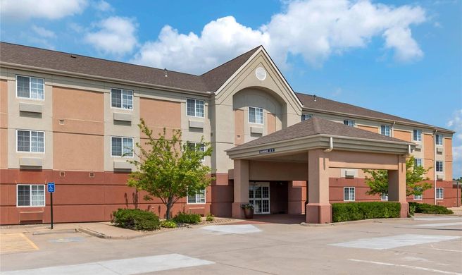 MainStay Suites Emporia Exterior