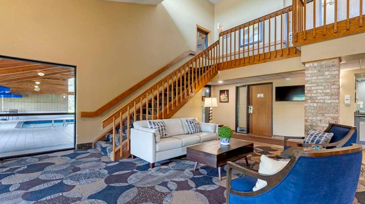 Quality Inn Oshkosh Lobby