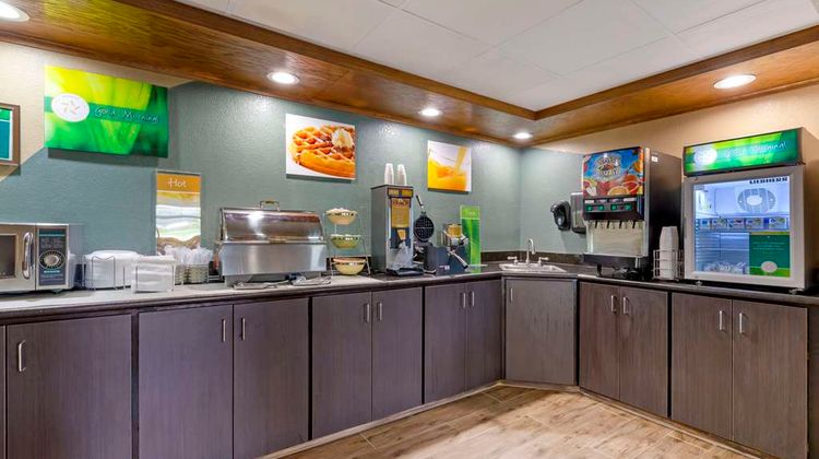 Quality Inn Oshkosh Restaurant