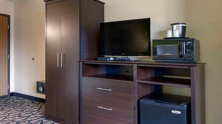 Quality Inn Oshkosh Suite