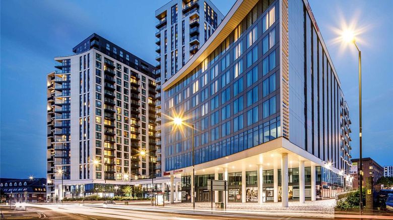 <b>ibis London Sutton Point Exterior</b>. Images powered by <a href="https://iceportal.shijigroup.com/" title="IcePortal" target="_blank">IcePortal</a>.