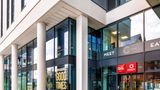 <b>ibis London Sutton Point Exterior</b>. Images powered by <a href="https://iceportal.shijigroup.com/" title="IcePortal" target="_blank">IcePortal</a>.