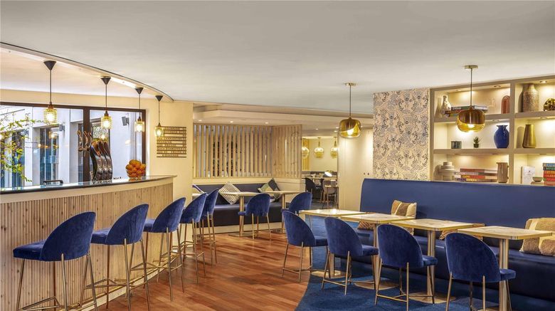 <b>Mercure Paris Gare Montparnasse TGV Restaurant</b>. Images powered by <a href="https://iceportal.shijigroup.com/" title="IcePortal" target="_blank">IcePortal</a>.