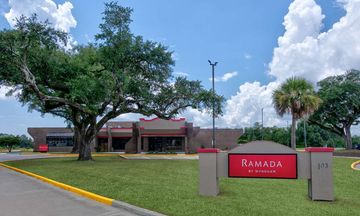 Ramada by Wyndham Diamondhead I-10