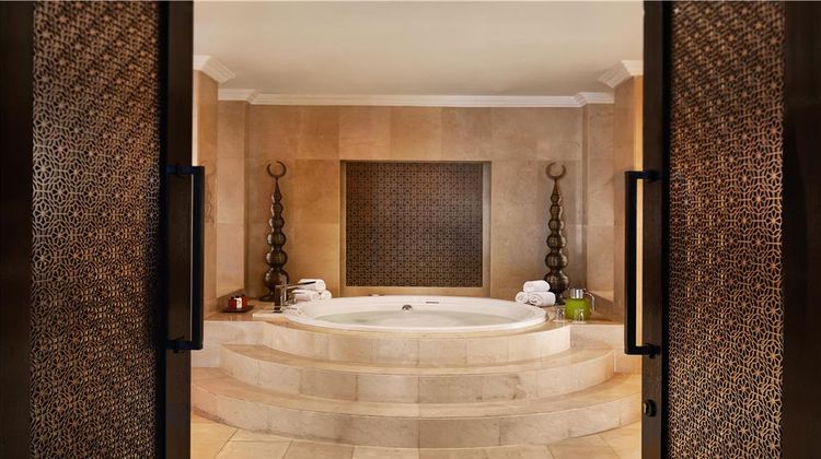 Shaza Al Madina Suite