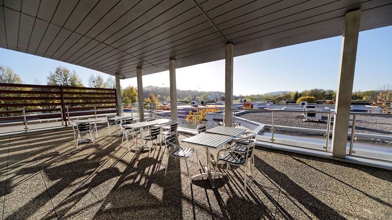 <b>Charme Hotel Audincourt Restaurant</b>. Images powered by <a href="https://iceportal.shijigroup.com/" title="IcePortal" target="_blank">IcePortal</a>.