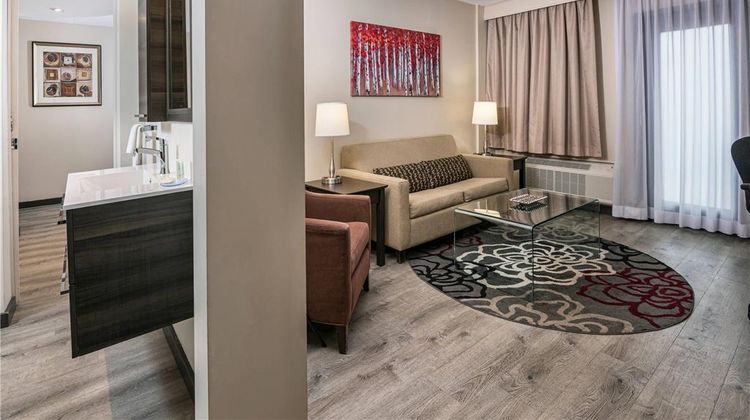 Quality Inn & Conference Centre Kingston Suite