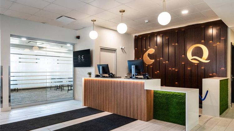 Quality Inn & Conference Centre Kingston Lobby